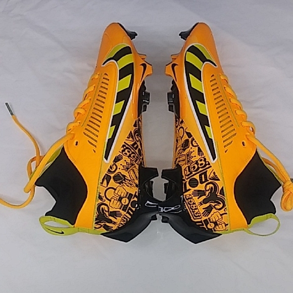 Vibrant Orange Nike Soccer Cleats - Picture 4 of 8